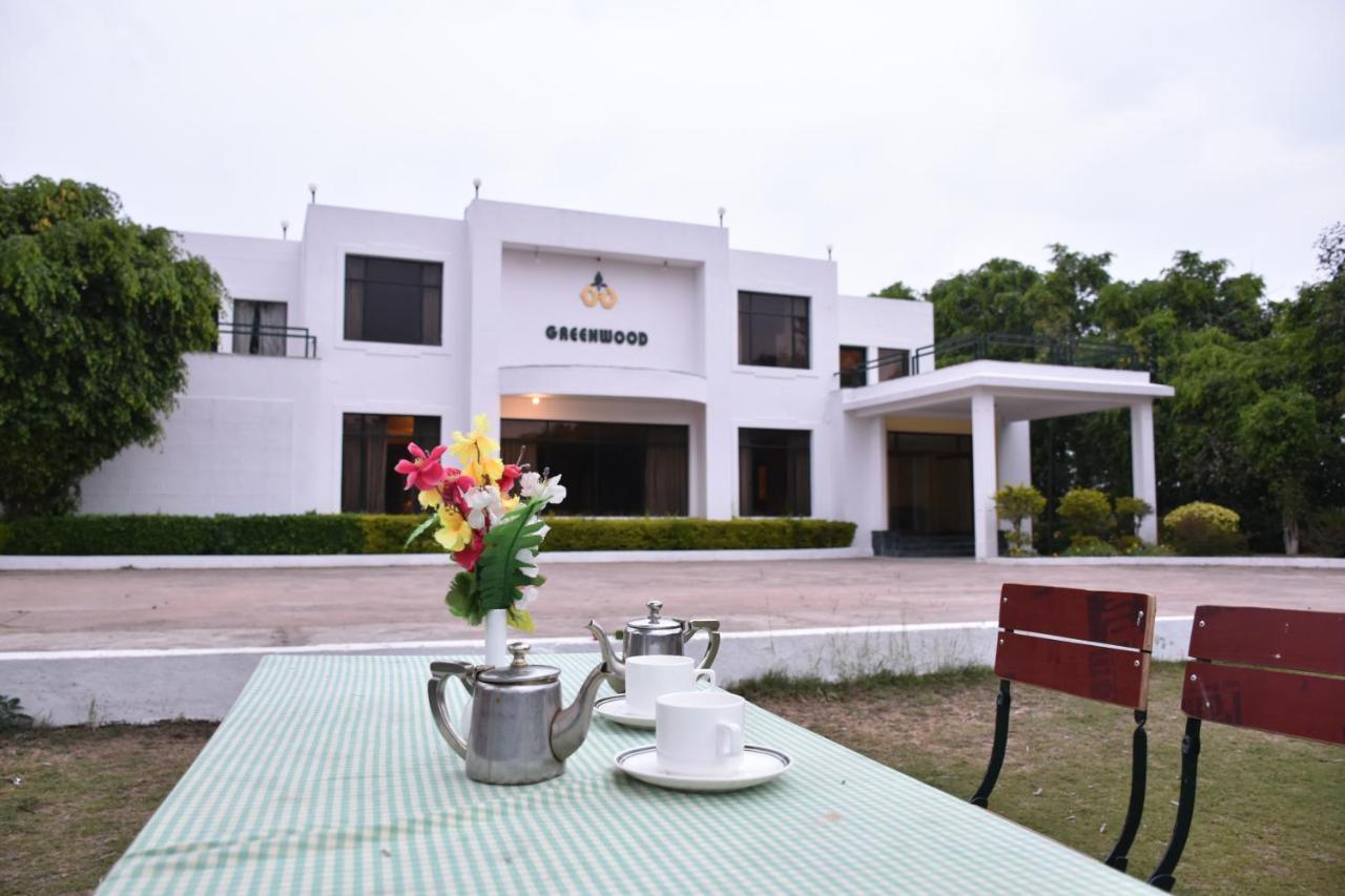 Greenwood Hotel Khajurāho Exterior photo
