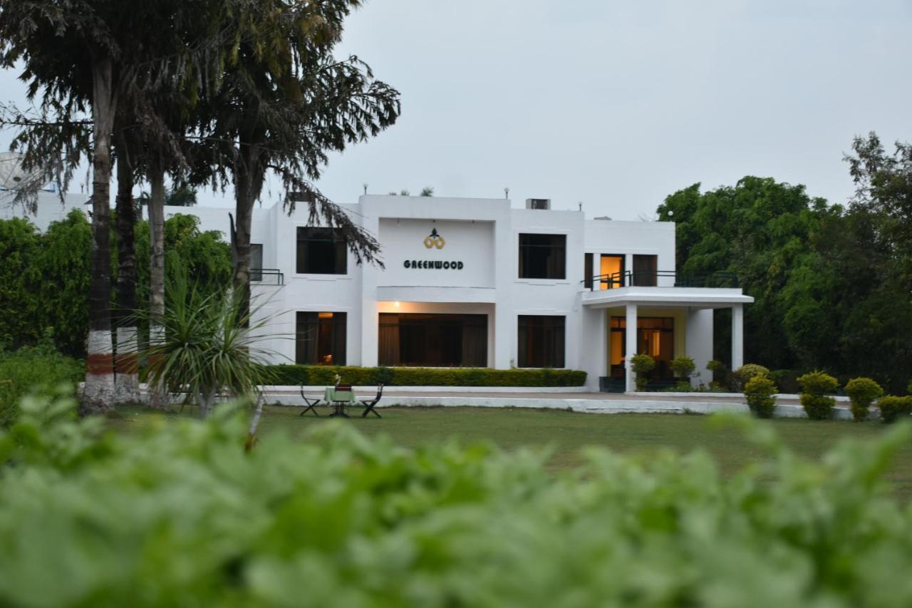 Greenwood Hotel Khajurāho Exterior photo