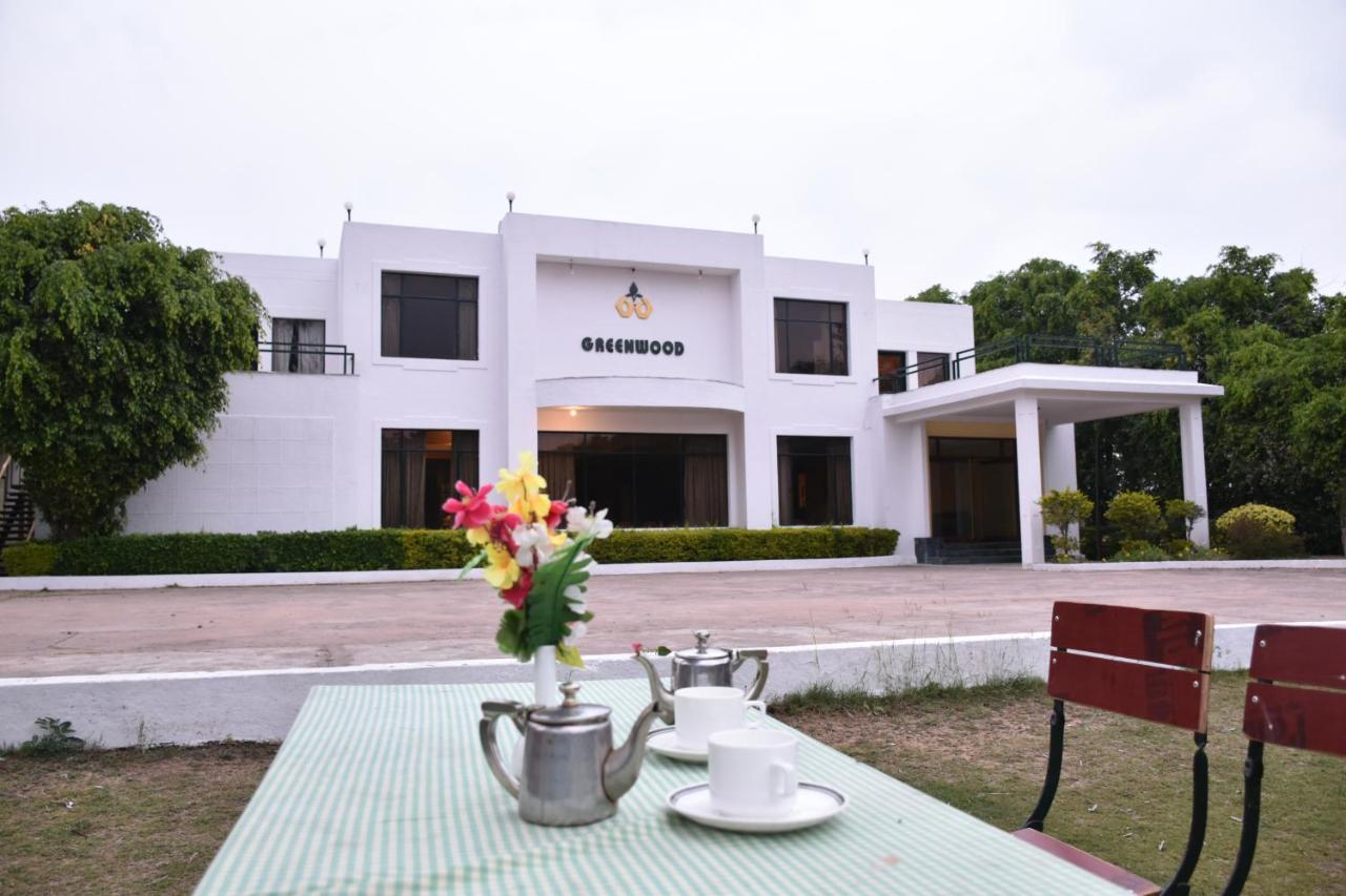 Greenwood Hotel Khajurāho Exterior photo
