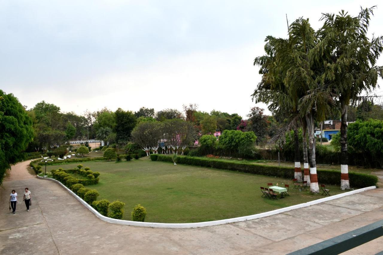 Greenwood Hotel Khajurāho Exterior photo